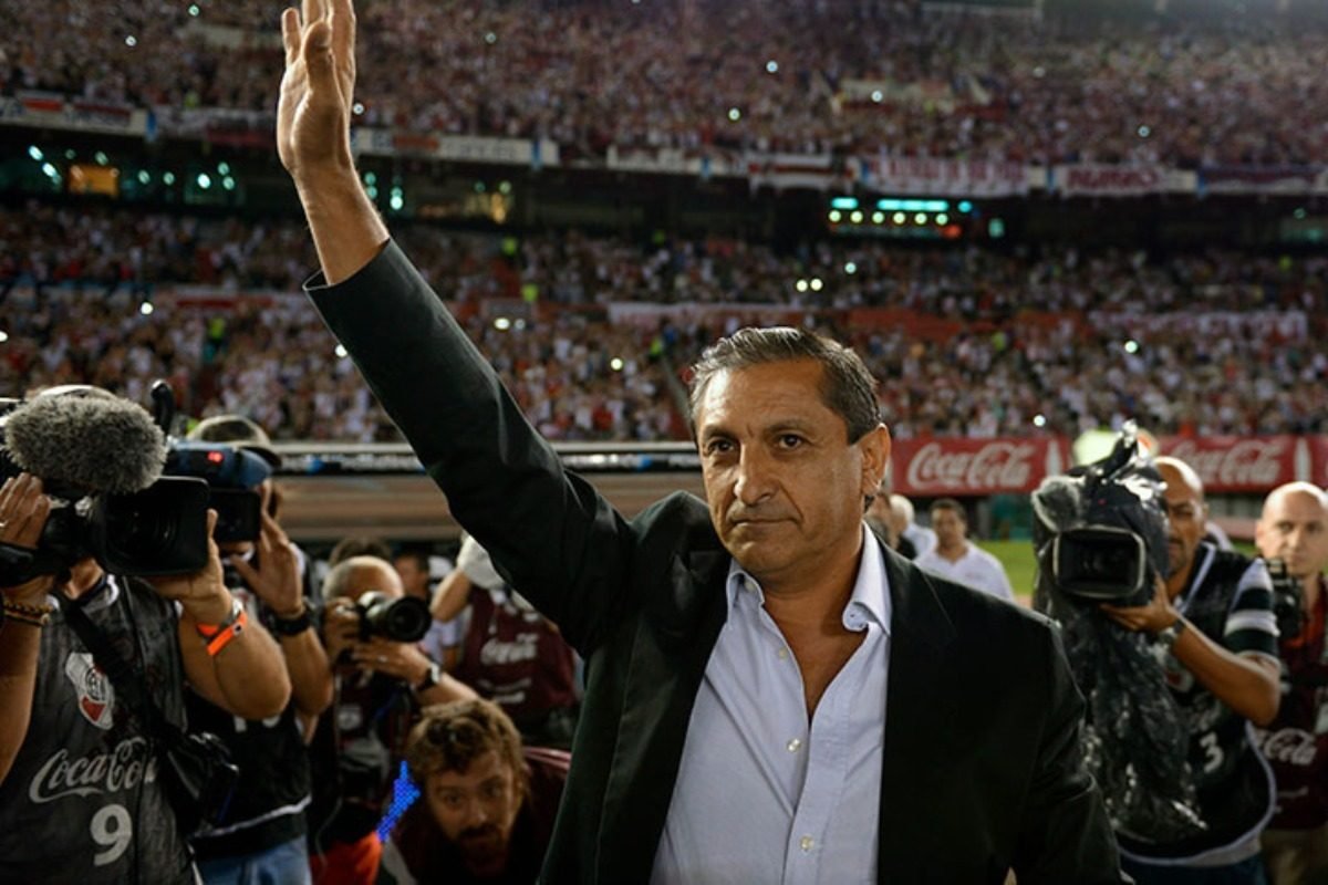 RAMÓN DÍAZ, CADA VEZ MÁS CERCA DE VOLVER A RIVER: EL RESULTADO ANTE BELGRANO PUEDE SER DECISIVO