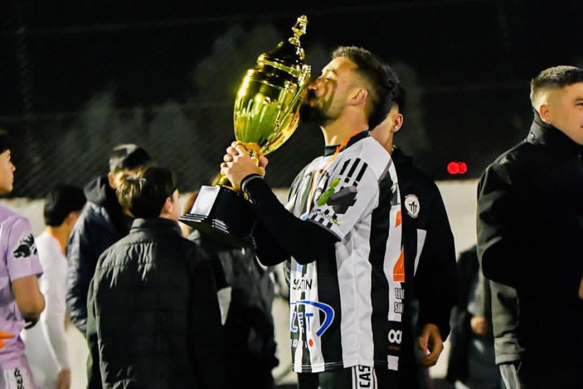 RODRIGO PONTONI, CAMPEÓN CON MONTECASEROS: “ESTE PLANTEL LO PUEDO DEFINIR COMO ALGO MARAVILLOSO”
