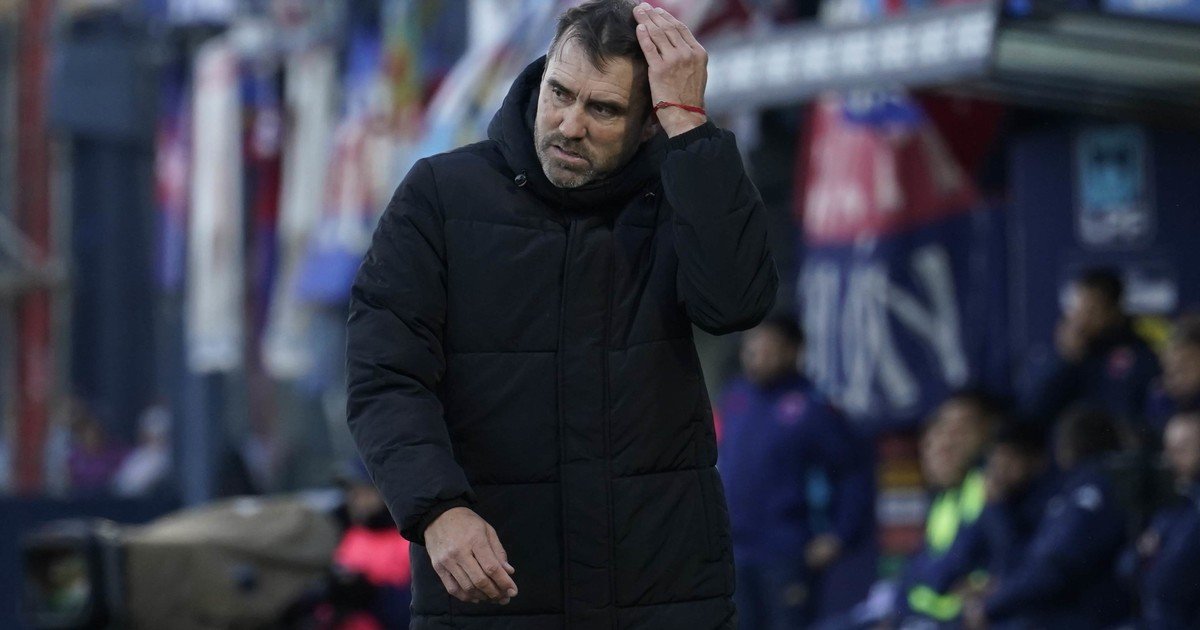"SI NO DOY VUELTA ESTO RÁPIDO, ME IRÉ A MI CASA": COUDET PUSO SU CONTINUIDAD EN DUDA TRAS OTRA DERROTA DE RIVER