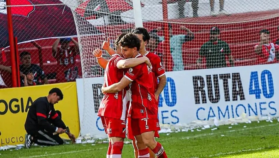 ¡TRIUNFAZO BOTELLERO! DEPORTIVO MAIPÚ PISÓ FUERTE EN MATADEROS Y SE TRAJO 3 PUNTOS DE ORO