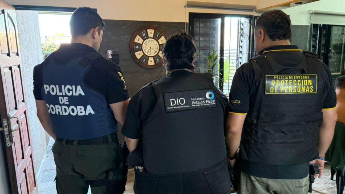 UNA DESAPARICIÓN DESTAPÓ UNA RED DE GROOMING Y ABUSO INFANTIL EN CÓRDOBA: YA HAY 11 DETENIDOS Y UN PRÓFUGO