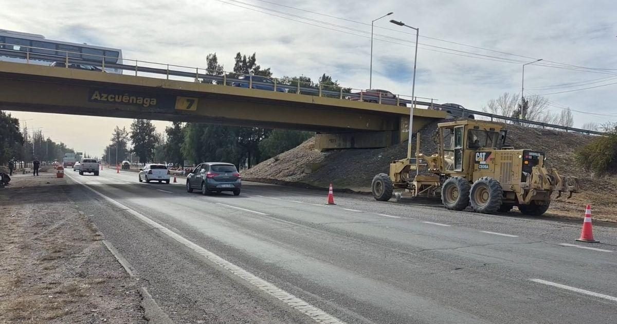 UNA ROTURA DURANTE LAS OBRAS DEL ACCESO SUR DEJÓ SIN AGUA A VECINOS DE LUJÁN DE CUYO Y CHACRAS