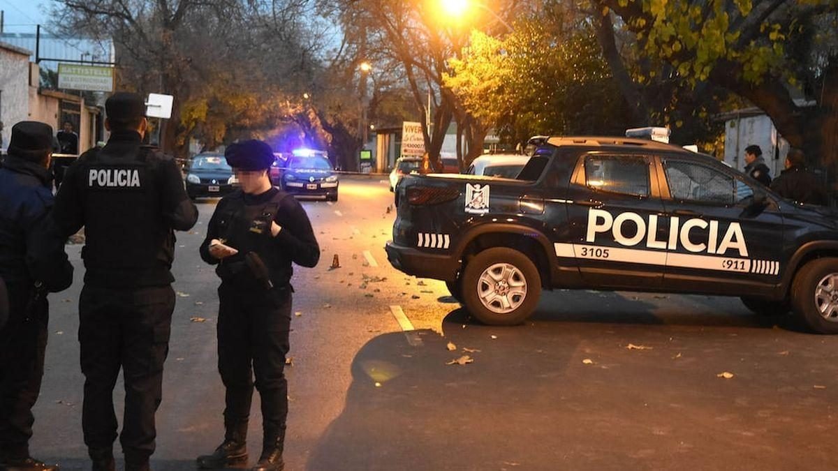 VIOLENTO ASALTO EN MENDOZA: ATARON A UNA PAREJA DE 97 Y 88 AÑOS Y LE ROBARON DÓLARES, EUROS Y JOYAS