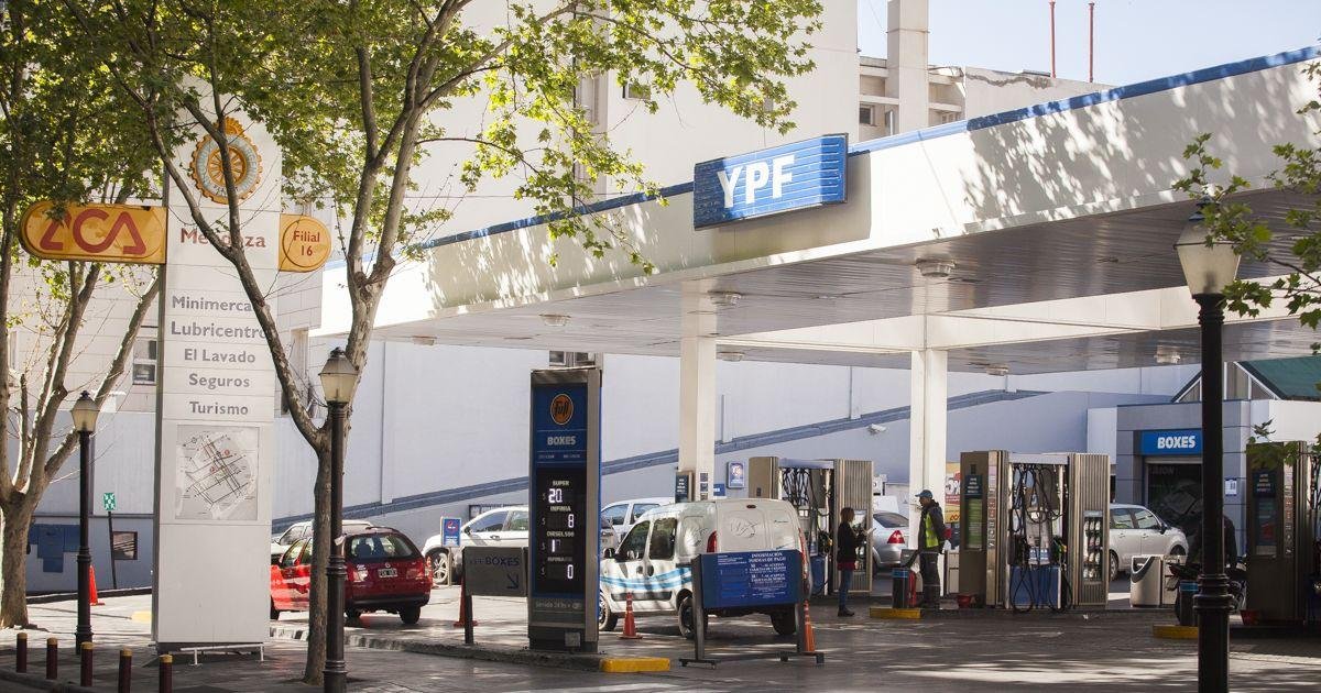 YPF AUMENTA LOS COMBUSTIBLES DESDE ESTE SÁBADO: CUÁNTO SUBEN Y QUÉ PASA EN MENDOZA